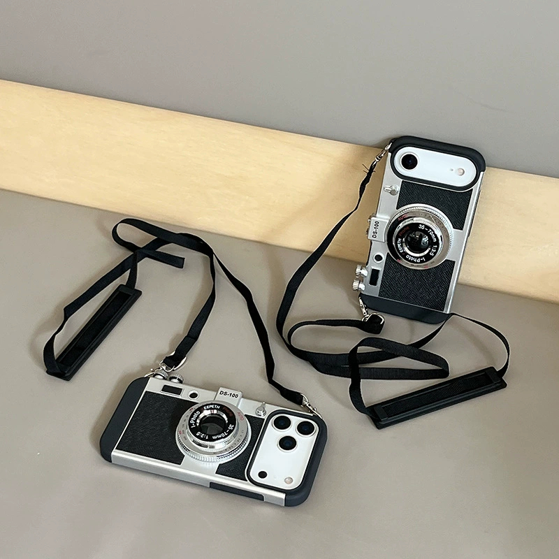 Emily in Paris Vintage Camera  - Vintage Item のレビューと価格