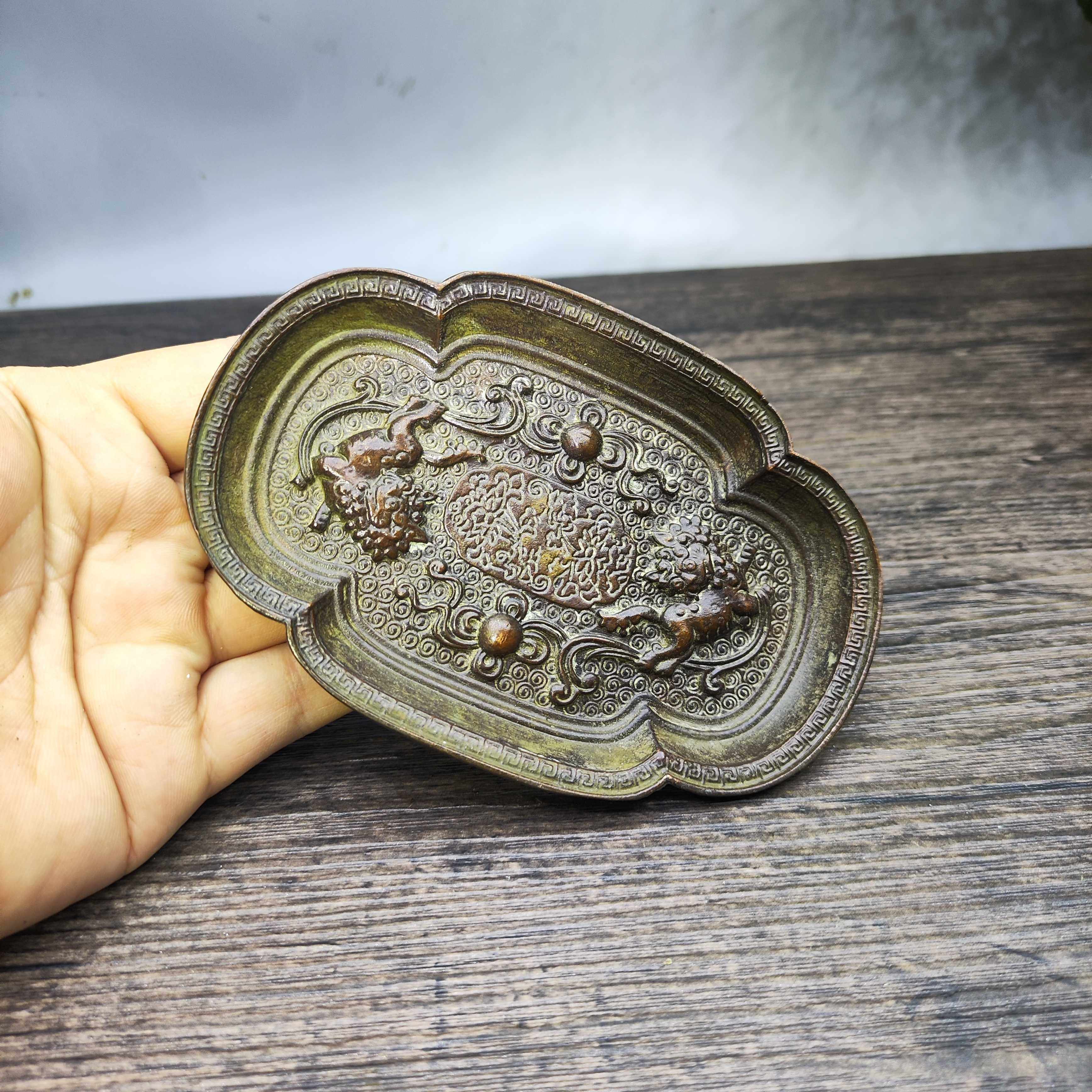 Vintage Brass Lion Playing Bal - Vintage Collectible Ashtrays のレビューと価格