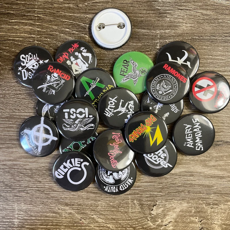 Vintage US Punk Rock Band Pinb - Vintage Collectible Pins のレビューと価格