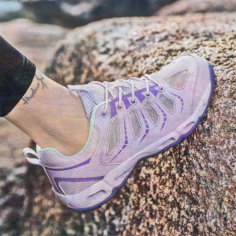 Sumer Round Tip Silver Sneaker - Best Vintage Collectible Items のレビューと価格