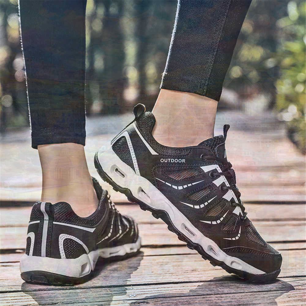 Sumer Round Tip Silver Sneaker - Best Vintage Collectible Items のレビューと価格