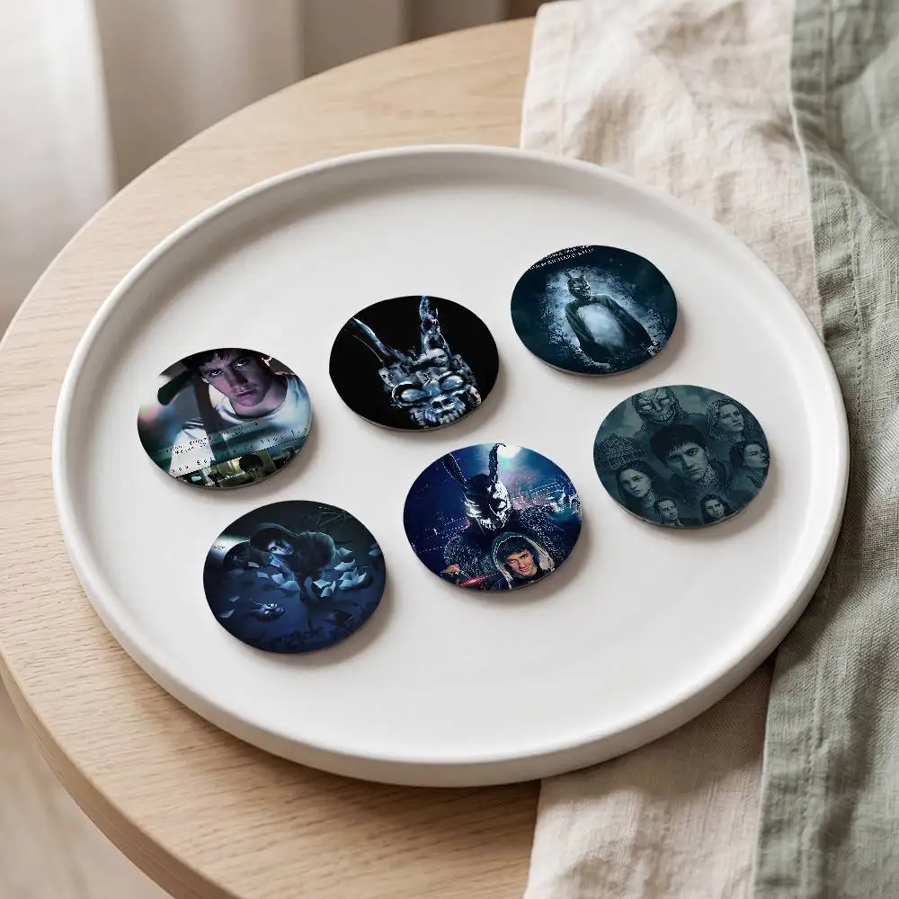 Movie Donnie Darko Vintage Ani - Vintage Collectible Pins のレビューと価格