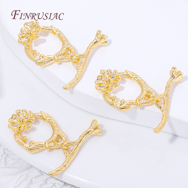 18K Gold Plated Flower Branch  - Vintage Necklace のレビューと価格