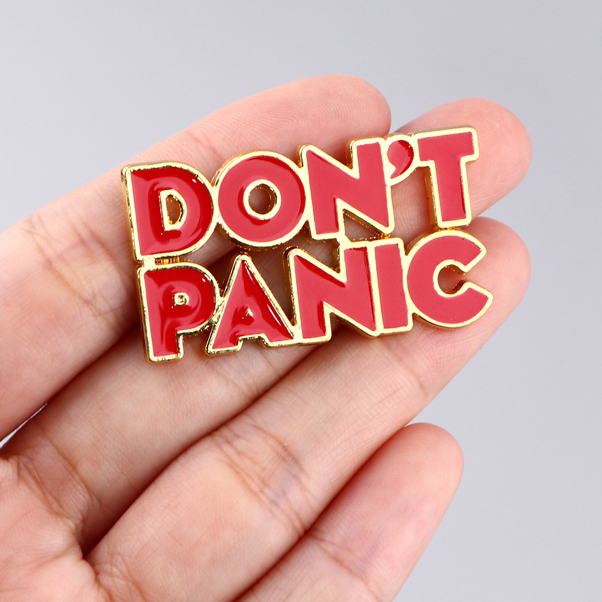 Vintage Enamel Pin Brooch Funn - Vintage Collector のレビューと価格