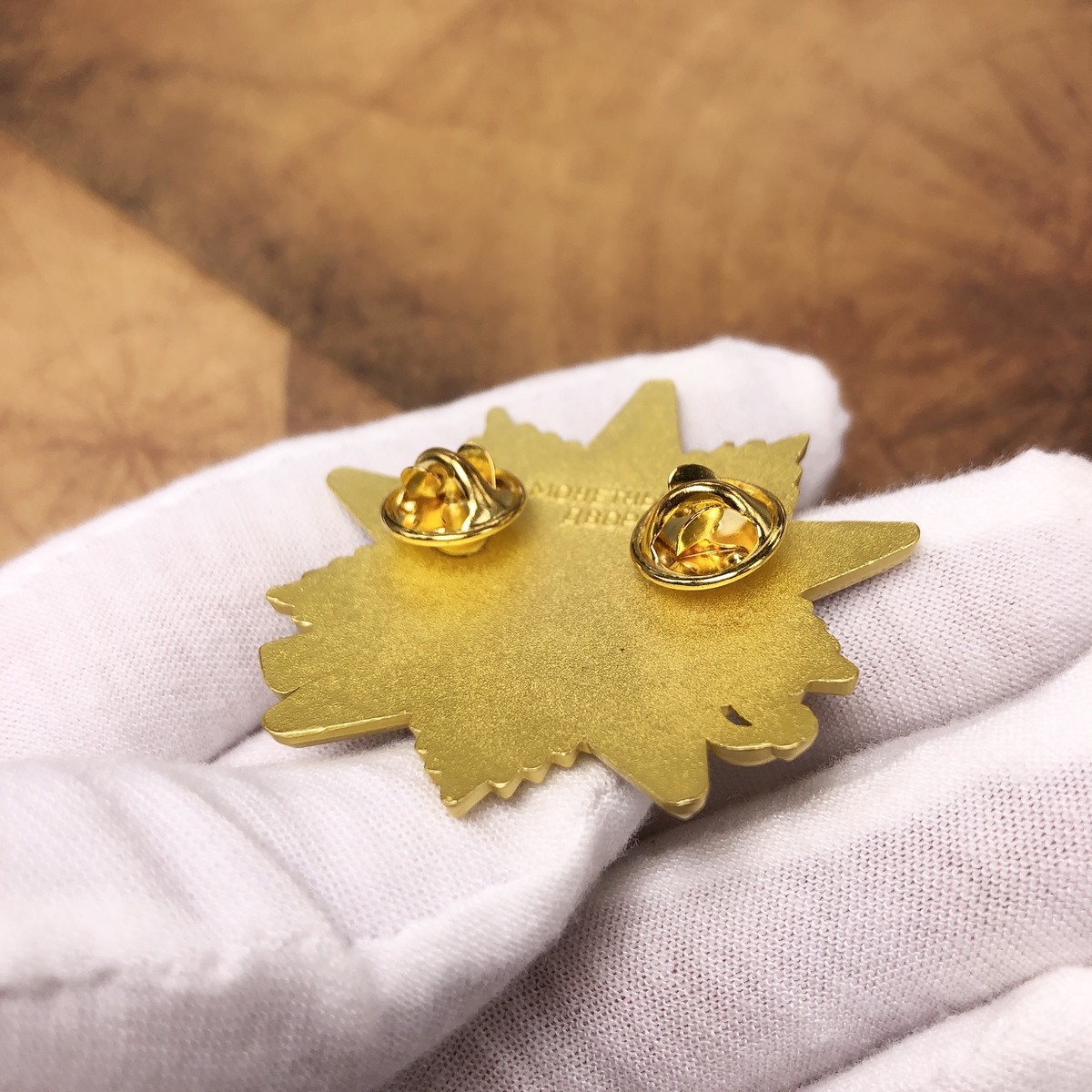 Soviet WWII Victory Medal - Ru - Vintage Collectible Pins のレビューと価格